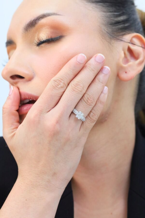 Celeste Cluster Diamond Ring – 1 Carat | 18K Gold